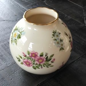 Lennox China Globe Vase fine China made in the USA